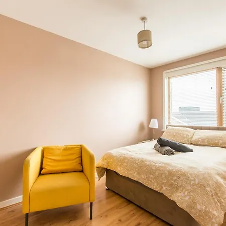 Stylish At Aviva Apartment